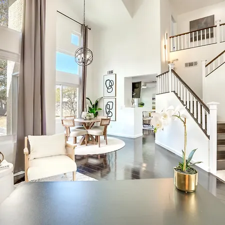 Elegant Henderson Home With Japanese Water Garden